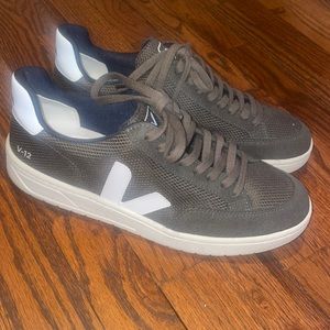 Men’s Veja V-12 Sneakers Worn Twice Like New Size 11
